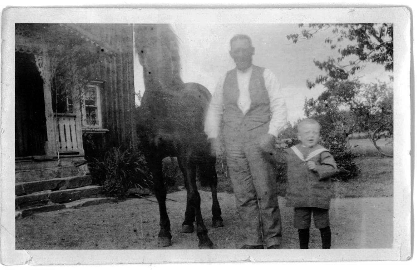 Arthur Brask med häst & sonen Georg